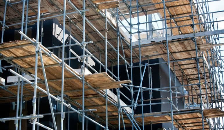 Common Applications For Cantilevered Scaffolding-min